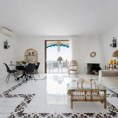 - Del Sole Villa *